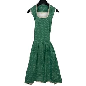 Vintage Green Calico Bib Apron Pinafore Sweetheart Lace Trim Cottagecore